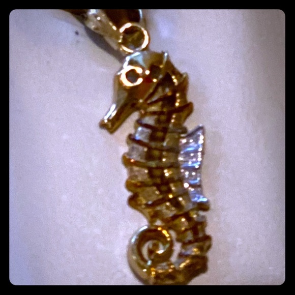 🥳HP🥳 NWT gold sea horse charm 10k necklace charm - Picture 3 of 5
